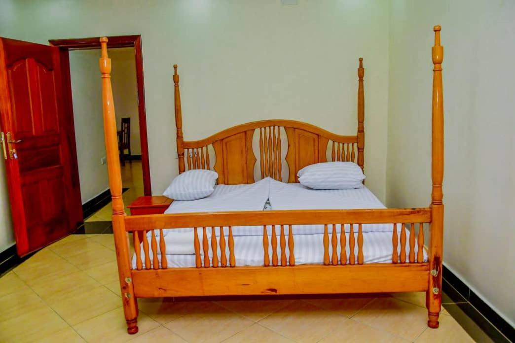 Kigali Airport Suites Bagian luar foto